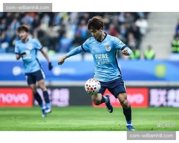 大连英博防守体系重构 毛伟杰改踢左后卫贡献12次解围