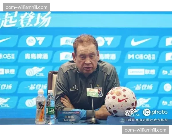 斯卢茨基433实验遇阻 申花新三叉戟磨合期战术自由度过高